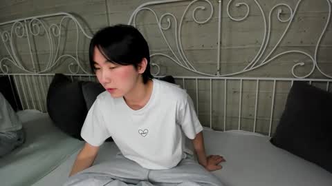 HEEJIN online show from November 2025 08:11:01 PM