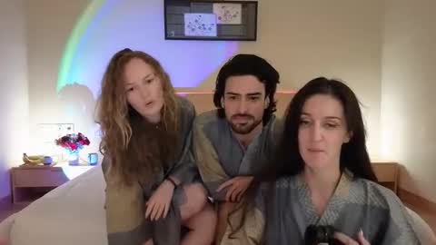 Heidi brunette Foxy red head and Carrie blondie online show from May 2026 01:05:01 PM