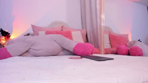 Snapshot of heidimountain chatting on October 2025 10:47:02 PM Anny Ferreiro online show from October 2025 10:47:02 PM