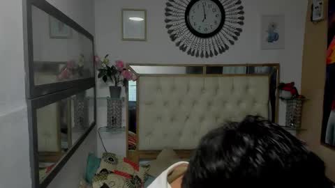 heiker_ online show from November 2025 03:06:02 AM