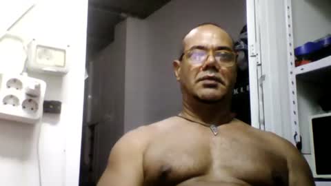 Snapshot of heistt chatting on August 2026 10:12:01 PM Heist Stein online show from August 2026 10:12:01 PM