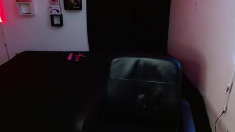 Snapshot of heizer_ chatting on December 2024 11:52:02 PM ETHEREAL HEIZER online show from December 2024 11:52:02 PM