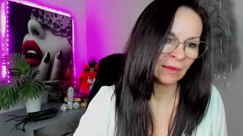 Snapshot of helen_79 chatting on April 2026 02:39:02 PM Helen online show from April 2026 02:39:02 PM