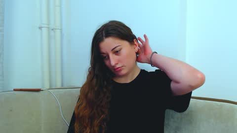 helen_adams_ online show from January 2025 11:00:01 AM