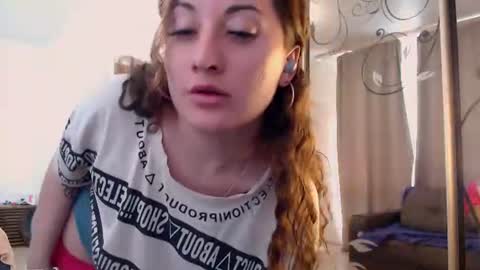 Snapshot of helen_adams_ chatting on June 2026 05:17:02 AM helen_adams_ online show from June 2026 05:17:02 AM