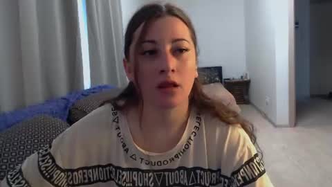 Snapshot of helen_adams_ chatting on June 2026 05:45:01 AM helen_adams_ online show from June 2026 05:45:01 AM