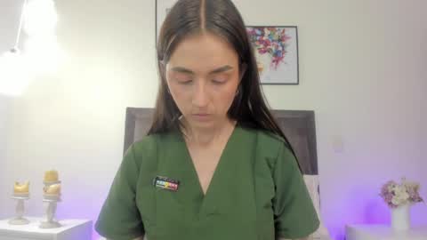 Snapshot of helen_mooree chatting on June 2026 12:51:01 PM Helen online show from June 2026 12:51:01 PM