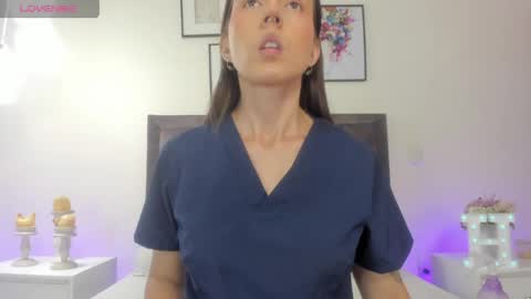 Snapshot of helen_mooree chatting on June 2026 12:41:01 PM Helen online show from June 2026 12:41:01 PM