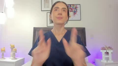 Snapshot of helen_mooree chatting on June 2026 12:55:02 PM Helen online show from June 2026 12:55:02 PM