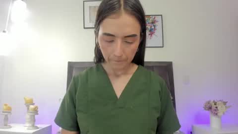 Snapshot of helen_mooree chatting on June 2026 12:53:02 PM Helen online show from June 2026 12:53:02 PM