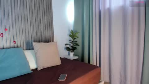 Snapshot of helena_cole chatting on February 2026 01:41:02 PM helena online show from February 2026 01:41:02 PM