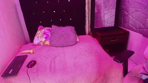 helena_divine online show from June 2026 04:55:01 PM