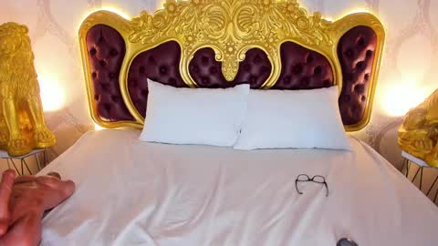 H E L E N A  online show from March 2025 03:45:01 AM