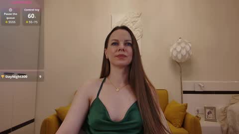 Snapshot of helenbenit chatting on May 2026 03:22:02 AM Helen online show from May 2026 03:22:02 AM