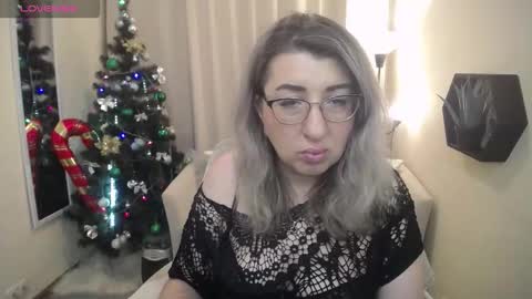 helenenigma online show from December 2025 07:43:02 PM