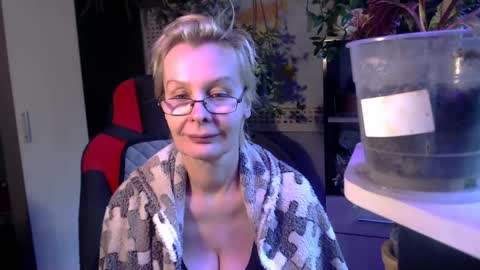Snapshot of helgahimmele chatting on May 2026 04:41:01 AM Helga online show from May 2026 04:41:01 AM