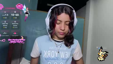 Snapshot of helia_n_amy chatting on October 2025 02:15:01 AM Helia Transfem and Amy online show from October 2025 02:15:01 AM