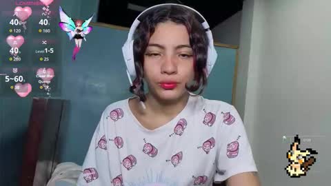 Snapshot of helia_n_amy chatting on November 2025 12:21:01 AM Helia Transfem and Amy online show from November 2025 12:21:01 AM