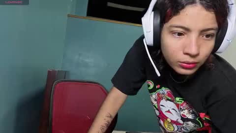 Snapshot of helia_n_amy chatting on November 2025 10:59:02 PM Helia Transfem and Amy online show from November 2025 10:59:02 PM