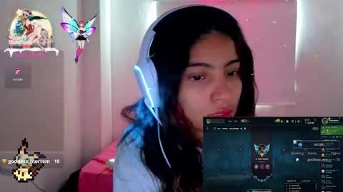 Snapshot of helia_n_amy chatting on November 2025 06:10:02 PM Helia Transfem and Amy online show from November 2025 06:10:02 PM