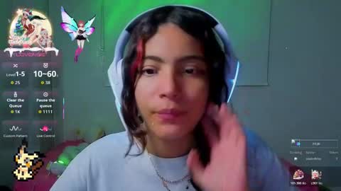 Snapshot of helia_n_amy chatting on November 2025 04:37:02 AM Helia Transfem and Amy online show from November 2025 04:37:02 AM