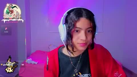 Snapshot of helia_n_amy chatting on December 2025 08:01:01 AM Helia Transfem and Amy online show from December 2025 08:01:01 AM