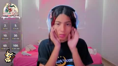 Snapshot of helia_n_amy chatting on December 2025 08:50:02 PM Helia Transfem and Amy online show from December 2025 08:50:02 PM