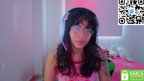 Helia Transfem and Amy online show from April 2026 01:12:02 PM