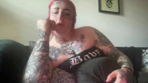 Snapshot of hell0kittyblood chatting on February 2025 09:16:01 PM Bunnie Rotz online show from February 2025 09:16:01 PM