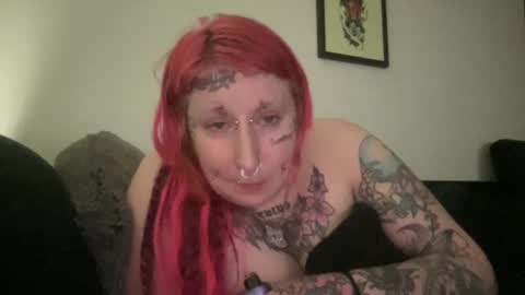 Snapshot of hell0kittyblood chatting on February 2025 07:09:02 AM Bunnie Rotz online show from February 2025 07:09:02 AM