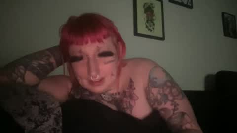 Snapshot of hell0kittyblood chatting on February 2025 06:58:02 AM Bunnie Rotz online show from February 2025 06:58:02 AM