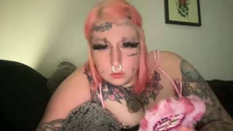 Snapshot of hell0kittyblood chatting on March 2025 01:26:01 AM Bunnie Rotz online show from March 2025 01:26:01 AM