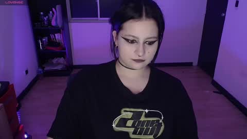 Snapshot of hell_dancer_ chatting on February 2025 11:33:02 PM Lexa online show from February 2025 11:33:02 PM