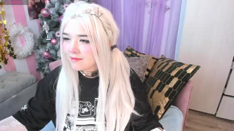 Laura online show from December 2024 01:03:01 AM