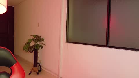 Snapshot of hell_girll_ chatting on October 2025 11:47:02 PM Hell Girl online show from October 2025 11:47:02 PM