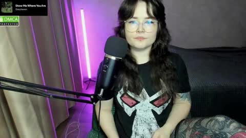 Red online show from November 2025 06:53:01 PM