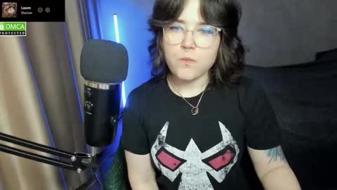 Red online show from November 2025 07:50:02 PM