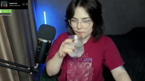 Red online show from January 2026 06:44:02 PM