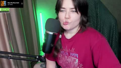 Red online show from February 2026 07:43:01 PM