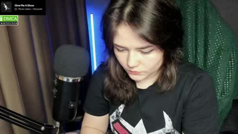 Snapshot of hell_hotline chatting on May 2026 06:38:02 PM Red online show from May 2026 06:38:02 PM