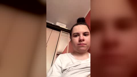 HellaReousx online show from March 2026 07:25:02 AM