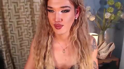 hellatarahathor online show from January 2026 03:38:01 PM