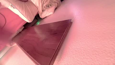 Roxanne online show from December 2025 09:29:02 AM