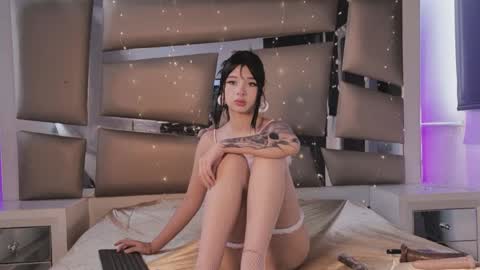 hellen__smith_ online show from May 2026 02:03:01 PM