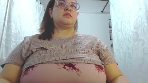 Snapshot of hellen_sevda chatting on June 2026 06:20:02 PM Hellen Sevda online show from June 2026 06:20:02 PM