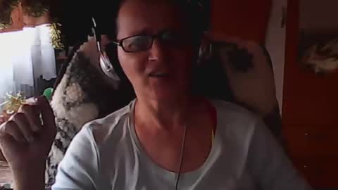 hellenmarie online show from December 2024 11:18:02 AM