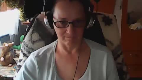 hellenmarie online show from December 2024 11:33:02 AM