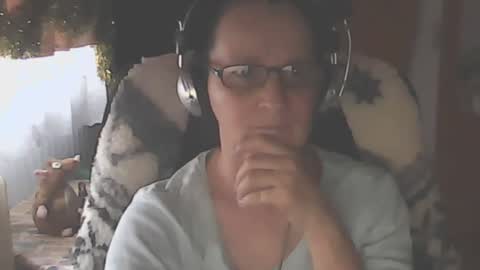 hellenmarie online show from December 2024 11:17:02 AM