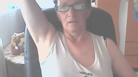 hellenmarie online show from September 2025 10:37:01 AM