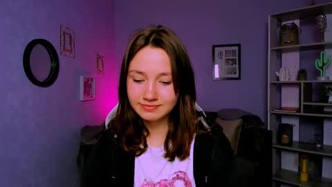 Helli online show from March 2025 08:34:01 PM